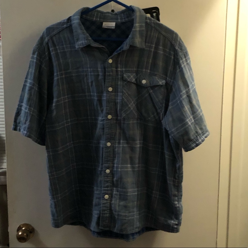 Columbia short sleeve button down blue XL